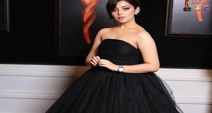 Alizeh-Shah-actress-bold-video