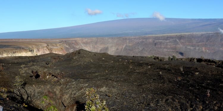 Magnitude 5.7 earthquake strikes Mauna Loa volcano on Hawaii’s Big Island; no major damage reported