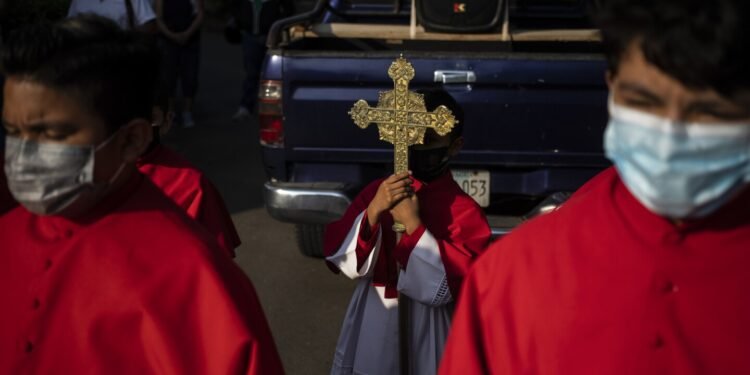 Nicaragua’s crackdown on Catholic Church spreads fear among the faithful, there and in exile