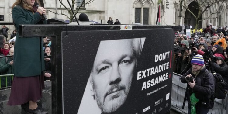 A London court will rule on whether WikiLeaks founder Assange can challenge extradition to the US