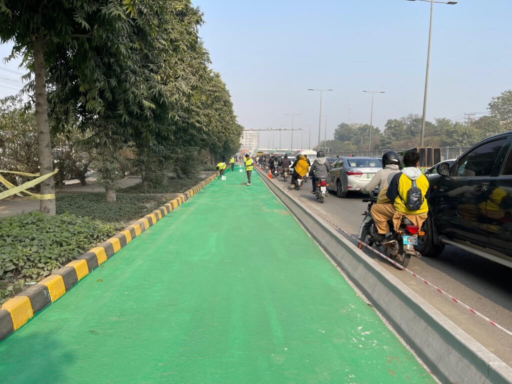 Whose Idea Bikers, Cars, and Chaos on Lahore’s Ferozepur Road