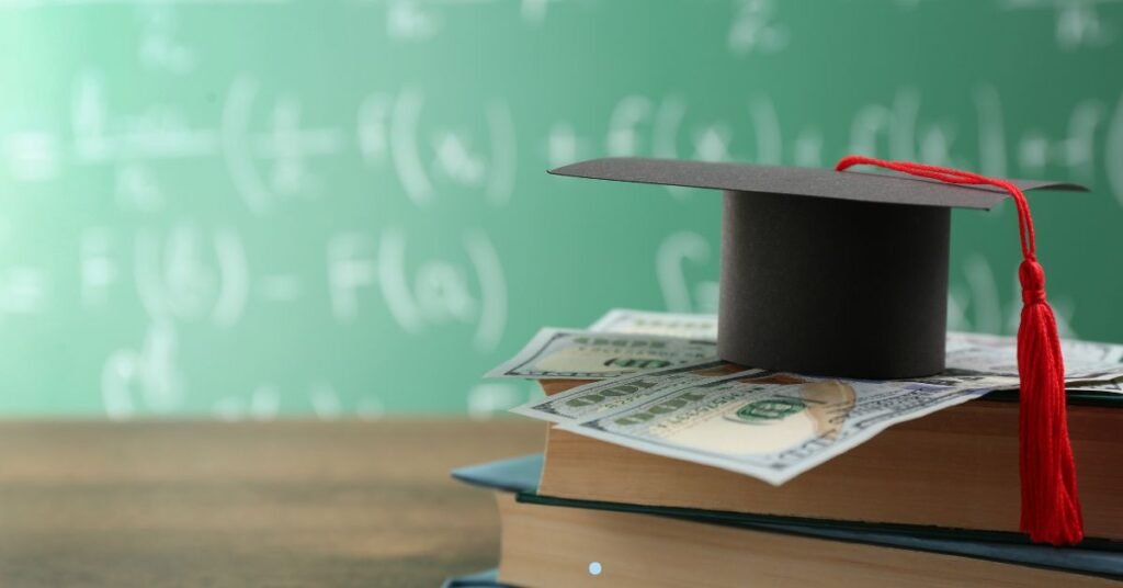 scholarships for Pakistani students in 2025