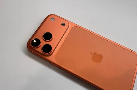 iPhone 17 Pro Decolorization Issue: Why Cosmic Orange and Deep Blue Are Turning Rose Gold iPhone 17 Pro Decolorization Issue