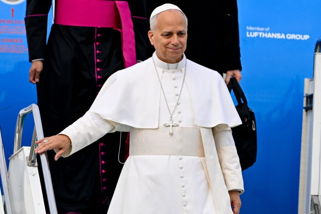 Pope Leo XIV Visits Istanbul Blue Mosque