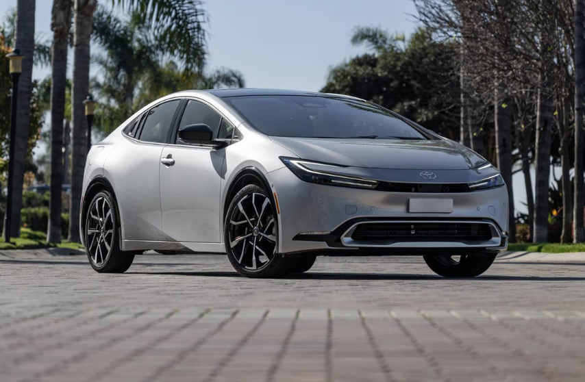 2026 Toyota Prius (Hybrid & PHEV)