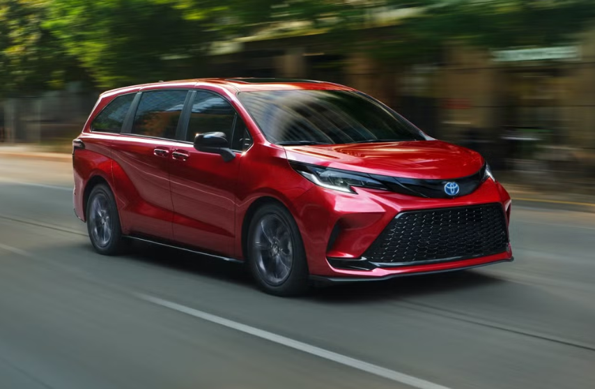 The Efficiency King: 2026 Toyota Sienna