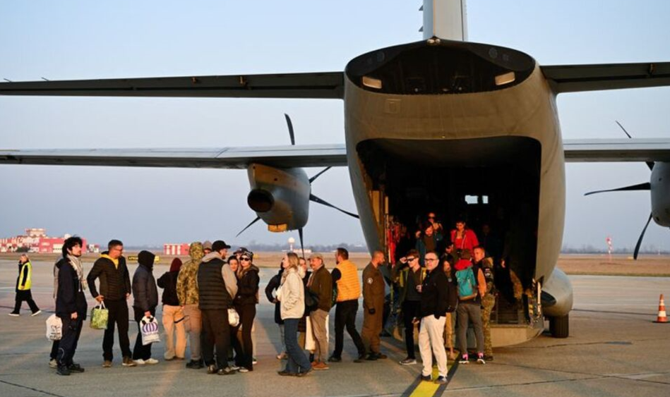 US arranges charter flights to repatriate Americans from Middle East amid escalating conflict