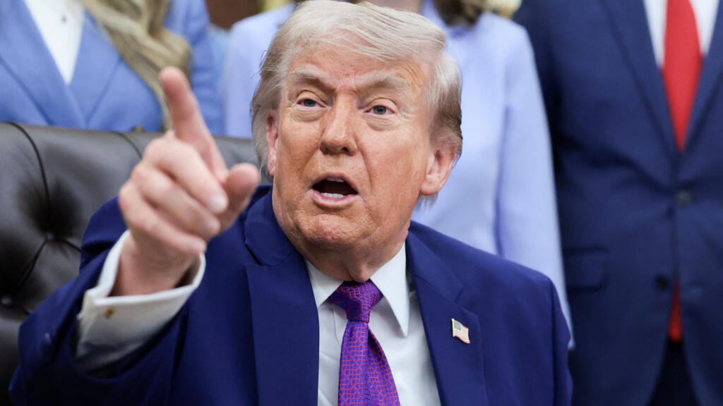 Trump tightens green card rules as immigrants told to leave US before applying