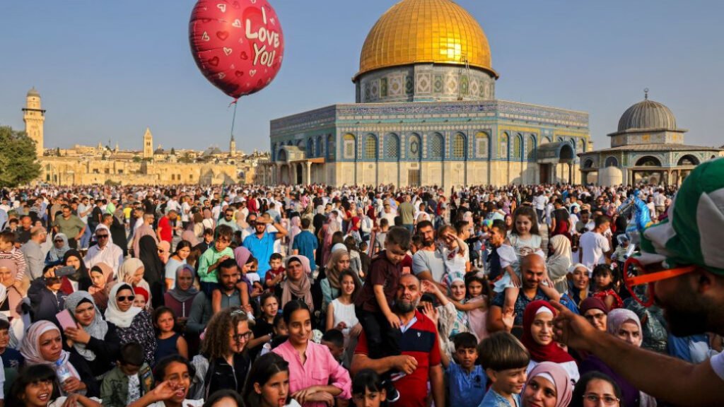 Pakistan, Gulf mark Eid Al Adha as huge crowds gather at Al-Aqsa Mosque