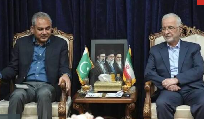 Pakistan intensifies Iran-US mediation as Mohsin Naqvi holds key talks in Tehran