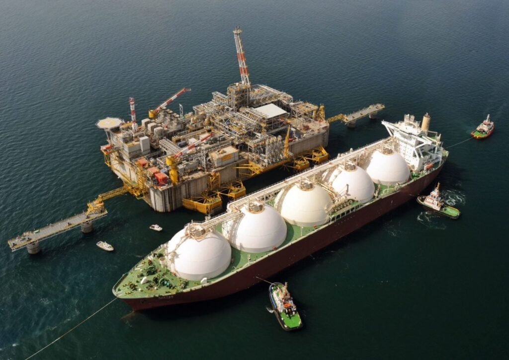 Qatar quietly resumes LNG exports as tankers slip through tense Hormuz route