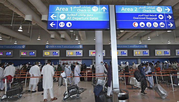 Shockwave in UAE: 3,500 Pakistanis Deported Over Social Media Violations