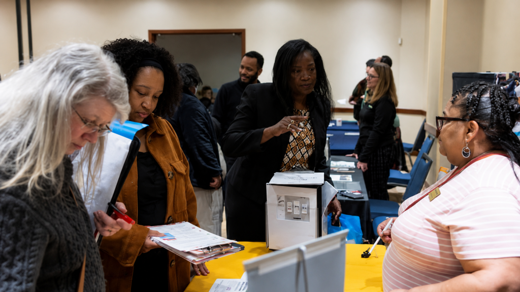 US Job Openings Edge Higher as Labor Market Holds Firm