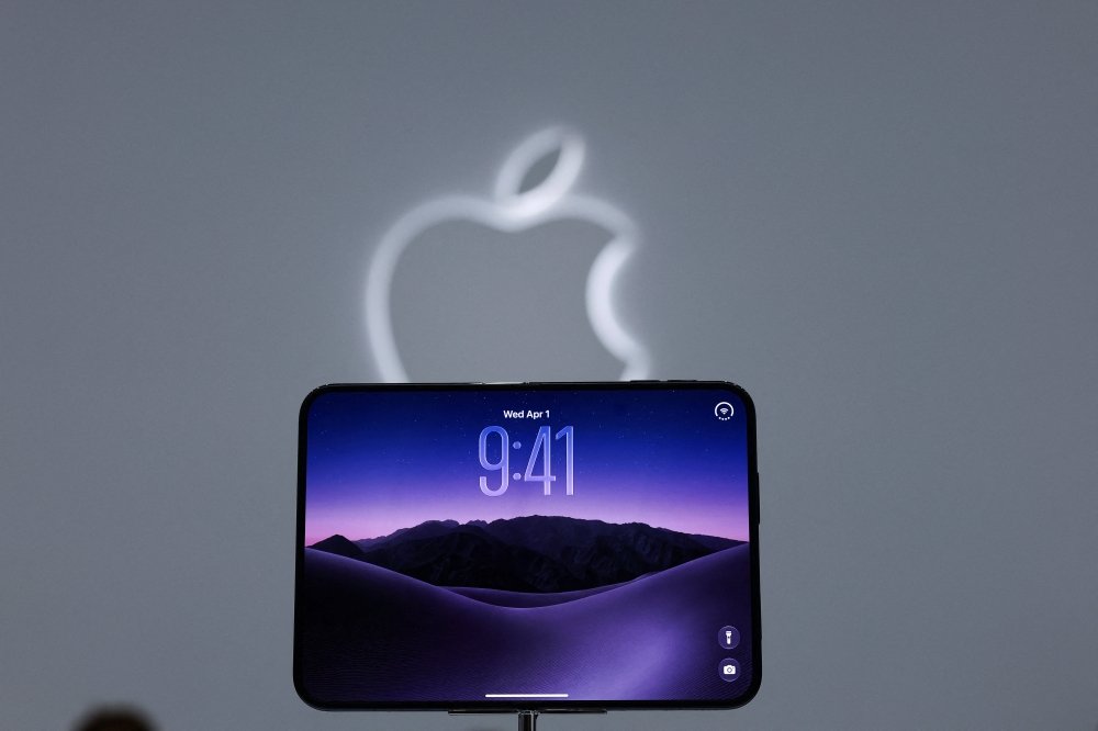 Apple Unveils First Foldable iPhone Duo in Major Design Shift — Estimated Price Near…