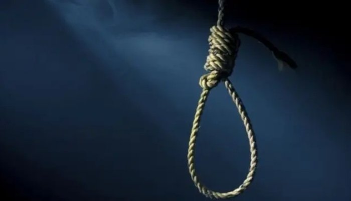 Mother allegedly hangs 13-year-old daughter to death.