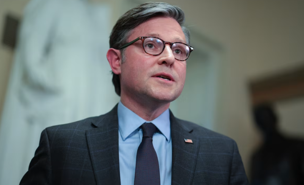 US: Democrats Shocked After Two Members Cross Aisle to Help Republicans